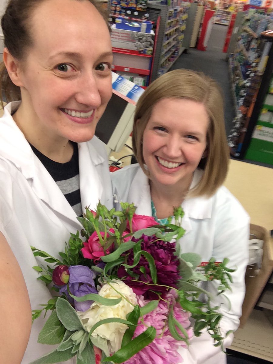 vanessa_paradee's tweet photo. Flowers from a patient for excellent customer service! https://t.co/XJrf4uxgxX