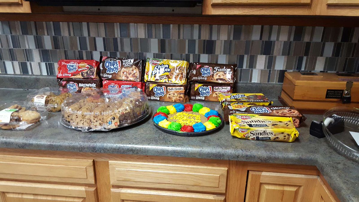 HDLapeer's tweet photo. Happy National Chocolate Chip Cookie Day! #MWMay2016 2736! https://t.co/U7B7NKMN9G
