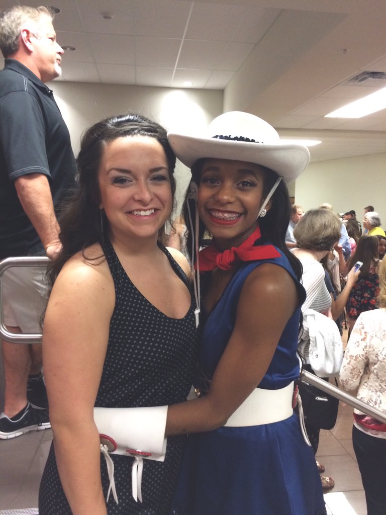 Jana__Alyse's tweet photo. Showcase last night was so much fun :,) 💖 https://t.co/OViQobORkP
