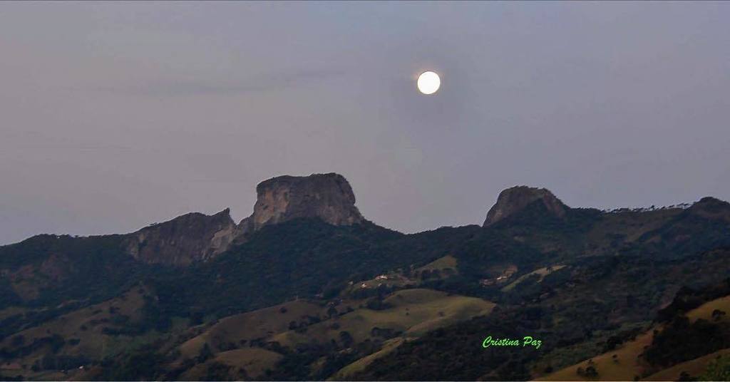 OlgaFariasVidal's tweet photo. #scenery #paisagem #hostelling #lunahostel #hostellife #adventure #pedradobau #bauzinho #anachata #saobentodosapuca… https://t.co/HgMKdjFg4k