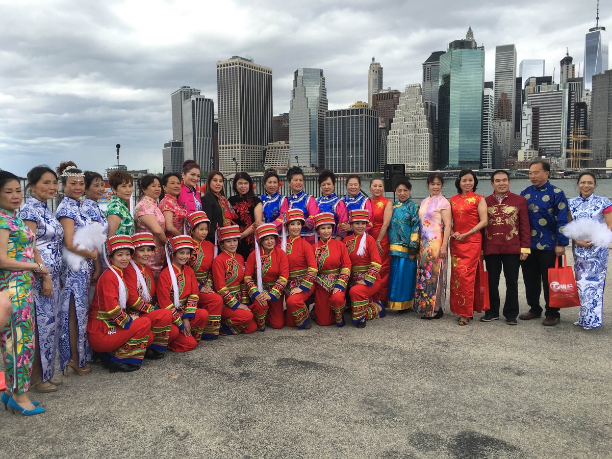 dinactate's tweet photo. Beautiful!! Asian-Pacific Heritage Celebration Lantern Festival @BPEricAdams #BrooklynFun https://t.co/TRR2Ppva49