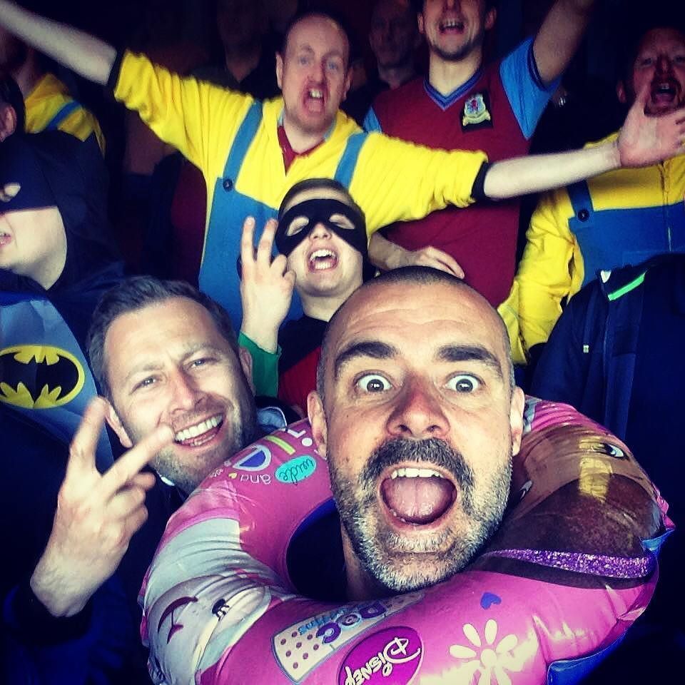 avtv's tweet photo. Pandemonium at the Emirates as Villa win a corner #AVFC #UTV #AwayDays #AVFCLondonLions #AFCvsAVFC #relegationparty… https://t.co/By4g8HVw97