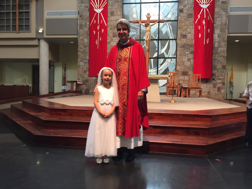 RosieLouRoden's tweet photo. My first communion!!!😌😌😌 https://t.co/Bd1XllmGRI