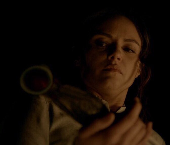 SeriesTeenTV's tweet photo. My #TeenChoice nominee for #ChoiceTVVillain is Leslie-Anne Huff @leslieannehuff Rayna Cruz #TVD https://t.co/506WSP61YX