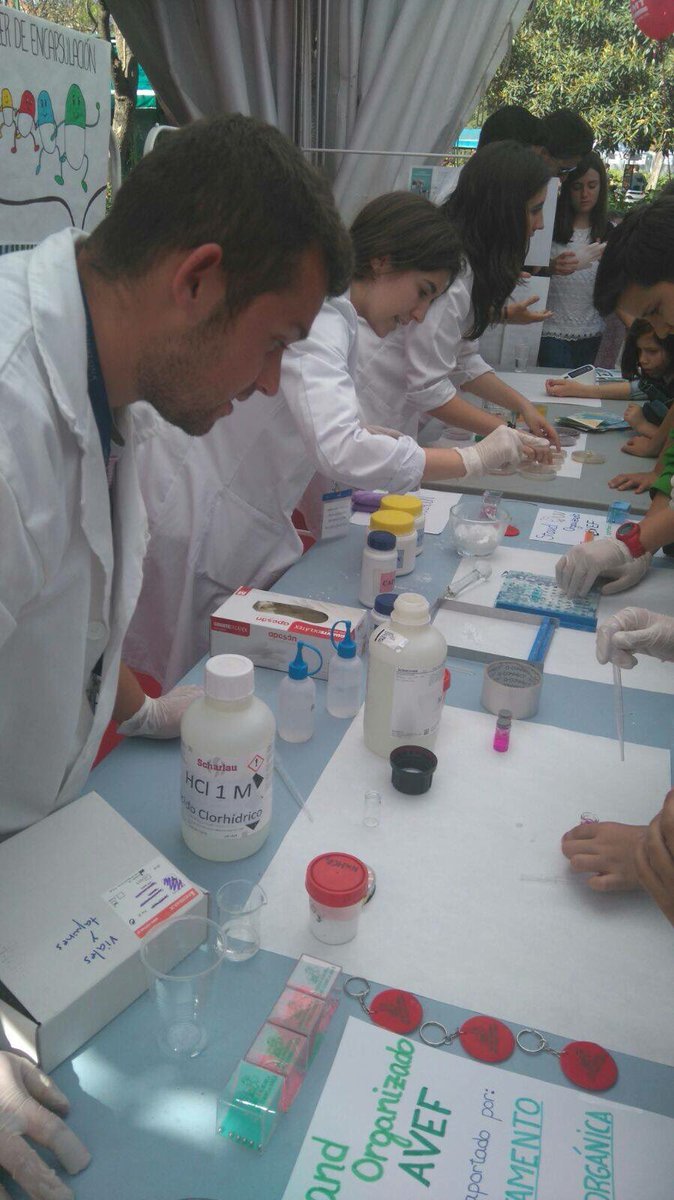 AVEFarmacia's tweet photo. Hoy en #EstemUV #promaveraeducativa con gran equipo promocionando #farmacia @asvaes @AVEFUMH @FEEF_SPAIN @SeDI_UV https://t.co/4XkmmHTfLH