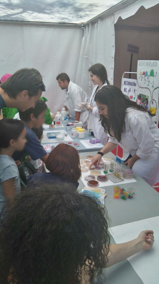 AVEFarmacia's tweet photo. Hoy en #EstemUV #promaveraeducativa con gran equipo promocionando #farmacia @asvaes @AVEFUMH @FEEF_SPAIN @SeDI_UV https://t.co/4XkmmHTfLH
