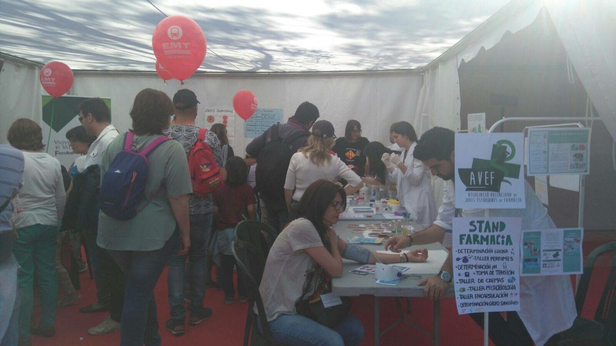 AVEFarmacia's tweet photo. Hoy en #EstemUV #promaveraeducativa con gran equipo promocionando #farmacia @asvaes @AVEFUMH @FEEF_SPAIN @SeDI_UV https://t.co/4XkmmHTfLH