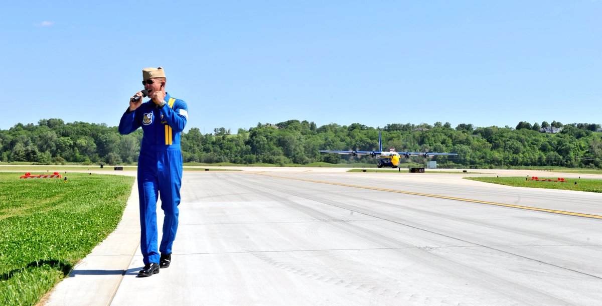 BlueAngels's tweet photo. Take a bow, Bert! It's the Delta's turn @SpiritAirshow! #BlueAngelsFly Spirit2016 #USNavy #USMC #7BA https://t.co/vuNBd9DB27