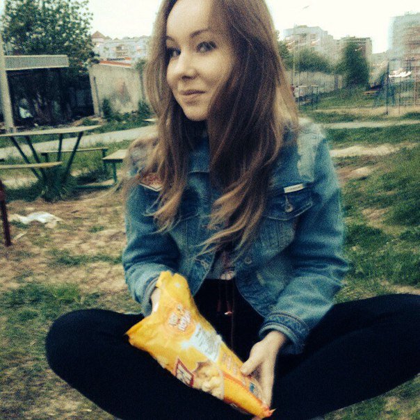 Вот она хитрая  морда😂😂
Падла любимая <a href="/Nastasya_Fox/">Селестабель</a>