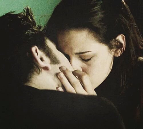 TwilightCrazy96's tweet photo. "I honestly don't know how to live without you." https://t.co/THsZiNBFw8