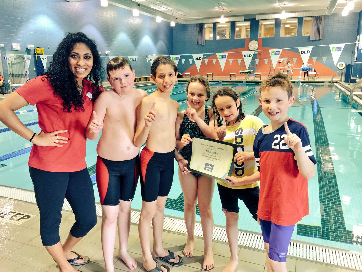 Katarina_Roxon's tweet image. Proud coaching moment today when my kids won the Top Team Award!🏊🏽 #swimming #precomp #future @SwimmingNL