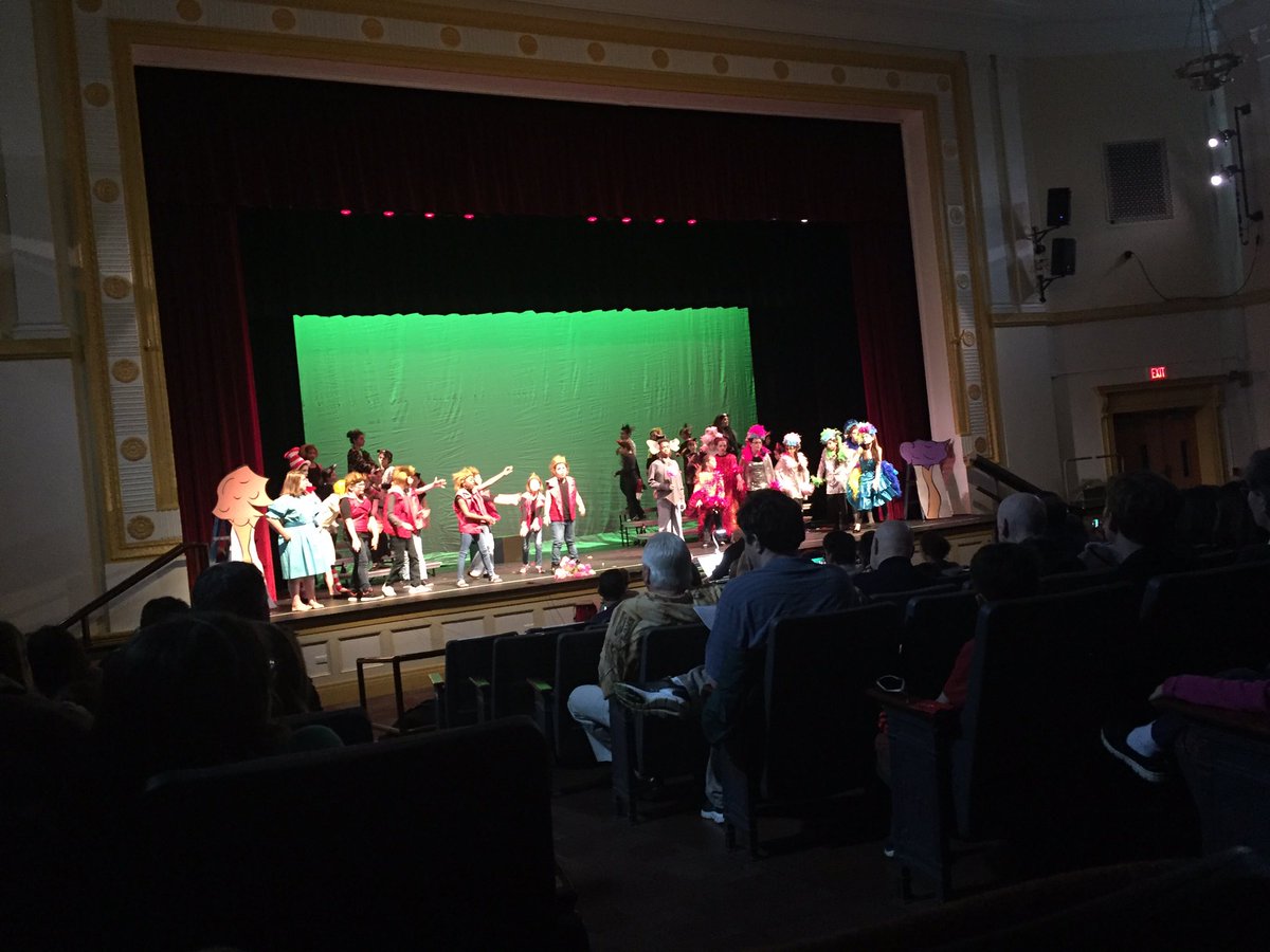 MrsFernsClass's tweet photo. Awesome job @janiyaluvbug ! Avery and I loved Seussical https://t.co/7zr0mZbbjf