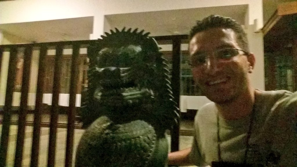 samiemad_me's tweet photo. Me with the lion!! 

#QuestMeta2 #ICPC2016 https://t.co/6XptyhMUNA