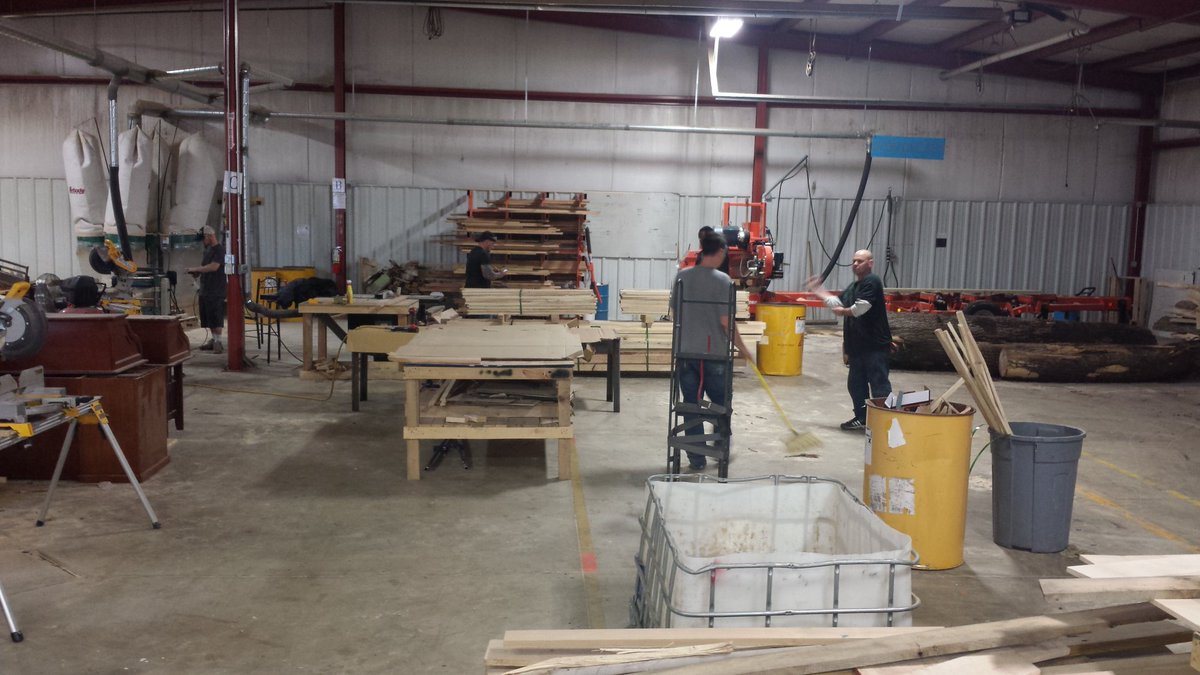 DMatthews_1974's tweet photo. Second Chance Program Students 5S the warehouse and leading.  @bryanham86 @RobStaley #crossingadulteducation https://t.co/uLsX0JlXRk