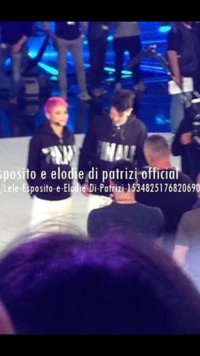 _musica_vita_'s tweet photo. Tutti che lo davano per eliminato e invece...#LeleInFinale ahahahaha Ridicoli #Amici15 #Dajetutta #Lelodie https://t.co/SEUG1v8OrQ