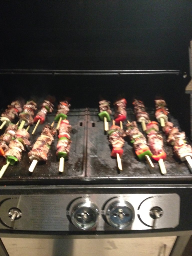 RSteack's tweet photo. BBQ!!!! @dietmarc @lovesteack @Polyxeni75 @LaaaCri @stanibak https://t.co/1VYGISNtsq