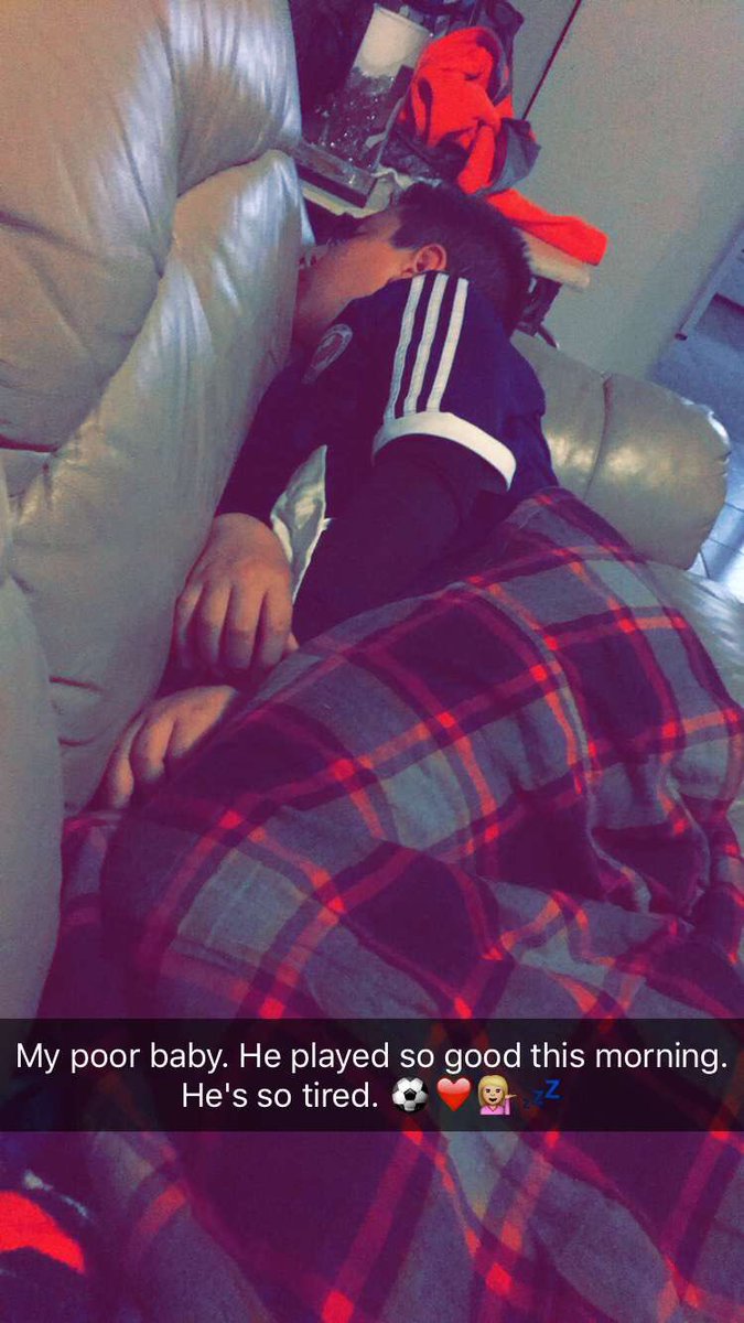 AnaBanana_0920's tweet photo. I'm so proud of him. He killed today's game. He gave it his all. He's so tired. #won3-0 #defense #hesawall ⚽️❤😘️💁🏼💤 https://t.co/aEpTtXcKbS