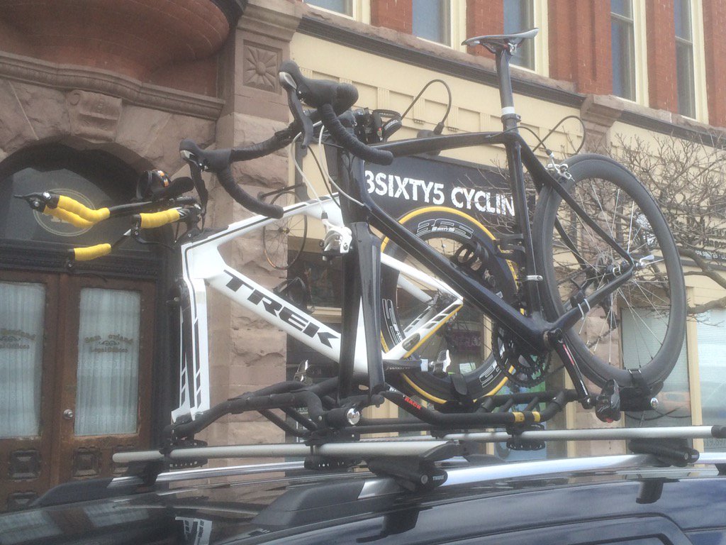 3SIXTY5c's tweet photo. Busy day at the office #fat88 #carbonfiberwheels https://t.co/ygPdLNxKE4