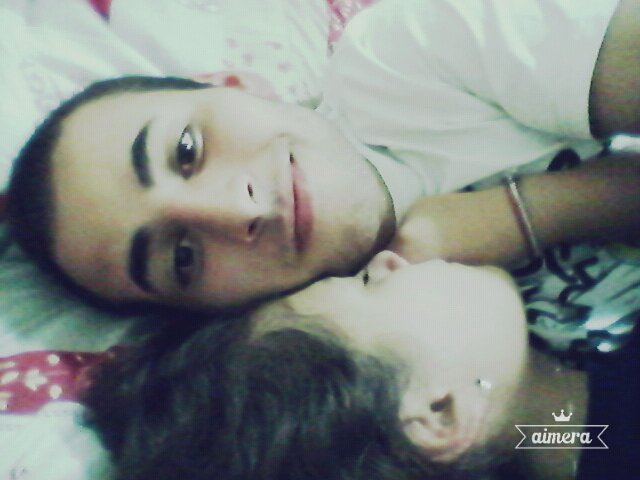 MarchanNino's tweet photo. Con Harry Potter no me duermo dijo... #TeAmoFea #NoviaHermosa @RocioAntonellla (L) https://t.co/Ow3TltM6J0