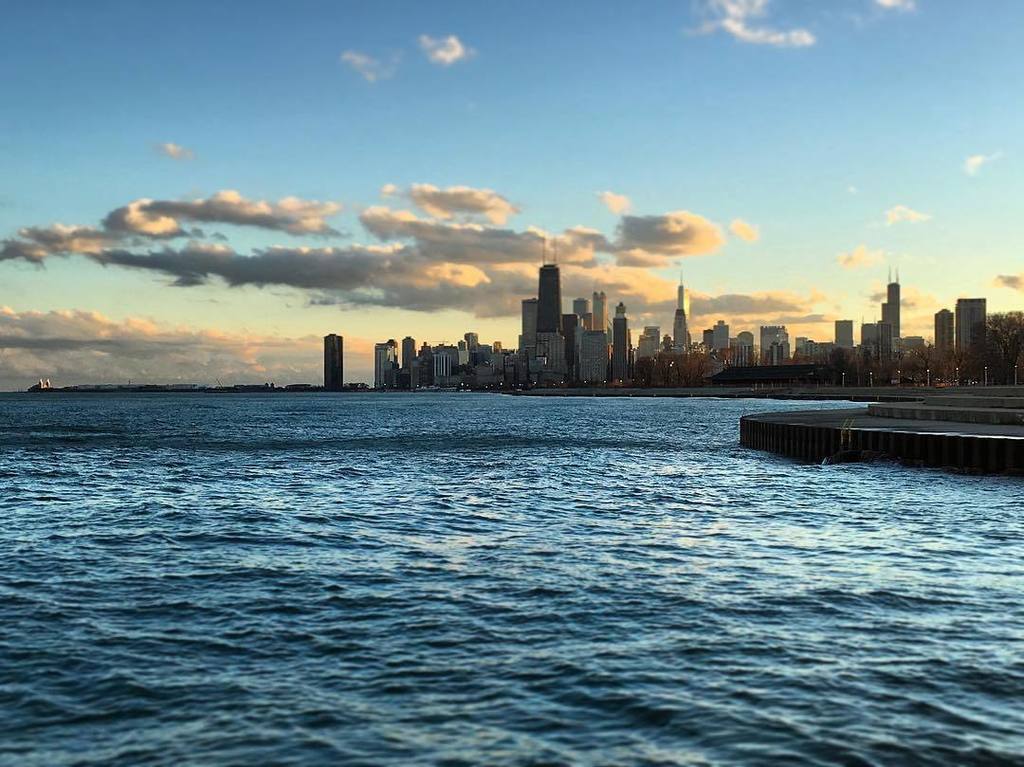 ChiPhotos's tweet photo. by chi_crockett312: The most beautiful skyline in the world: Chicago's
.
#chicago #windycity #chitecture #igerschic… https://t.co/8WZH0slkRd