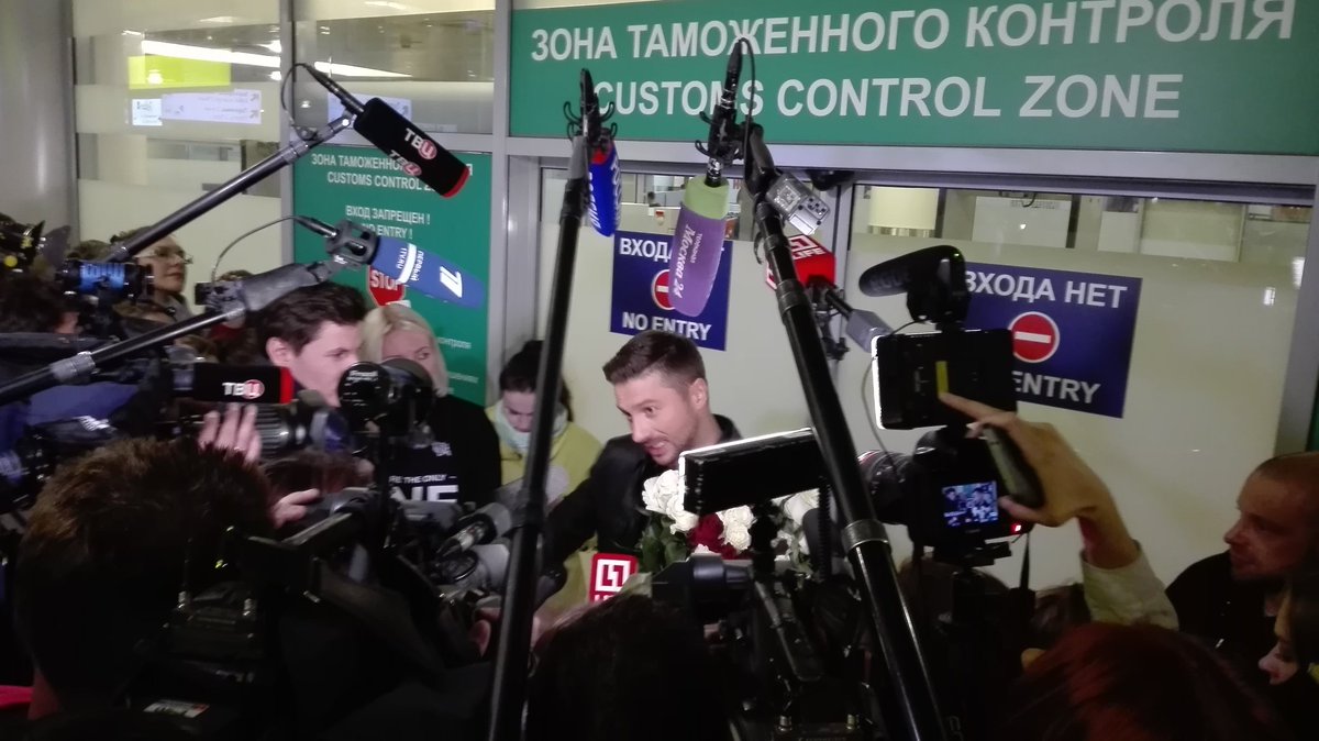 SNatanzon's tweet photo. Лазарев, оказывается, еще и премию прессы на Евровидении получил :-) #ЛазаревПобедитель #ЛазаревФолловитПобеду https://t.co/wOdNEfZvEi