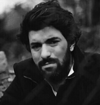 أخٓبروا تلك ألٓتي تٓـّسُُكـن داخّّلٌَي كٓفاها تدق ألبّسامـُيرعلى جِٓدران قٓلبّي ل تّعـٓلق لوحٌات ألهـُجـّر
#بودي
