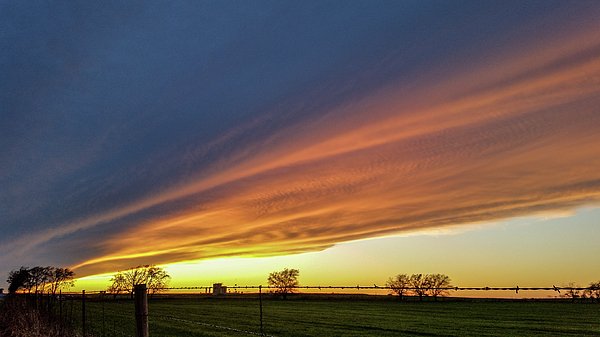 LoneStarStorms's tweet photo. New artwork for sale! - "Texas Evening" - https://t.co/SJPnAw708x @fineartamerica https://t.co/B97VpmsFkL