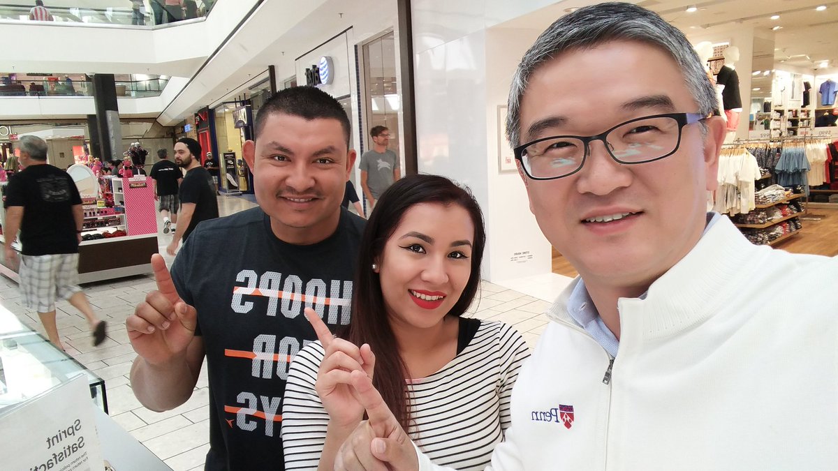 suehyun_chung's tweet photo. Bye bye TMobile! They are in good hands! Sprint #1! #BetterForLess! https://t.co/LIe9Yqosao