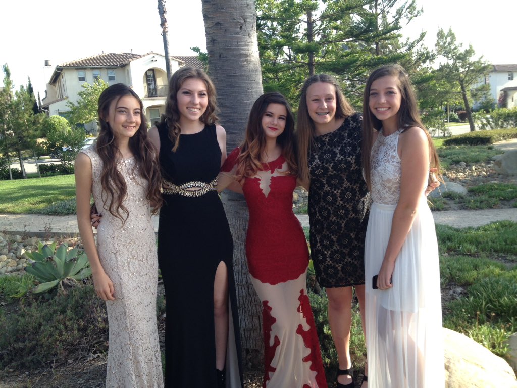 artbybugss's tweet photo. i loved last night #springformal2k16 💖💖 https://t.co/V1nJHenHwj