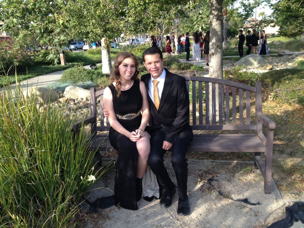 artbybugss's tweet photo. i loved last night #springformal2k16 💖💖 https://t.co/V1nJHenHwj