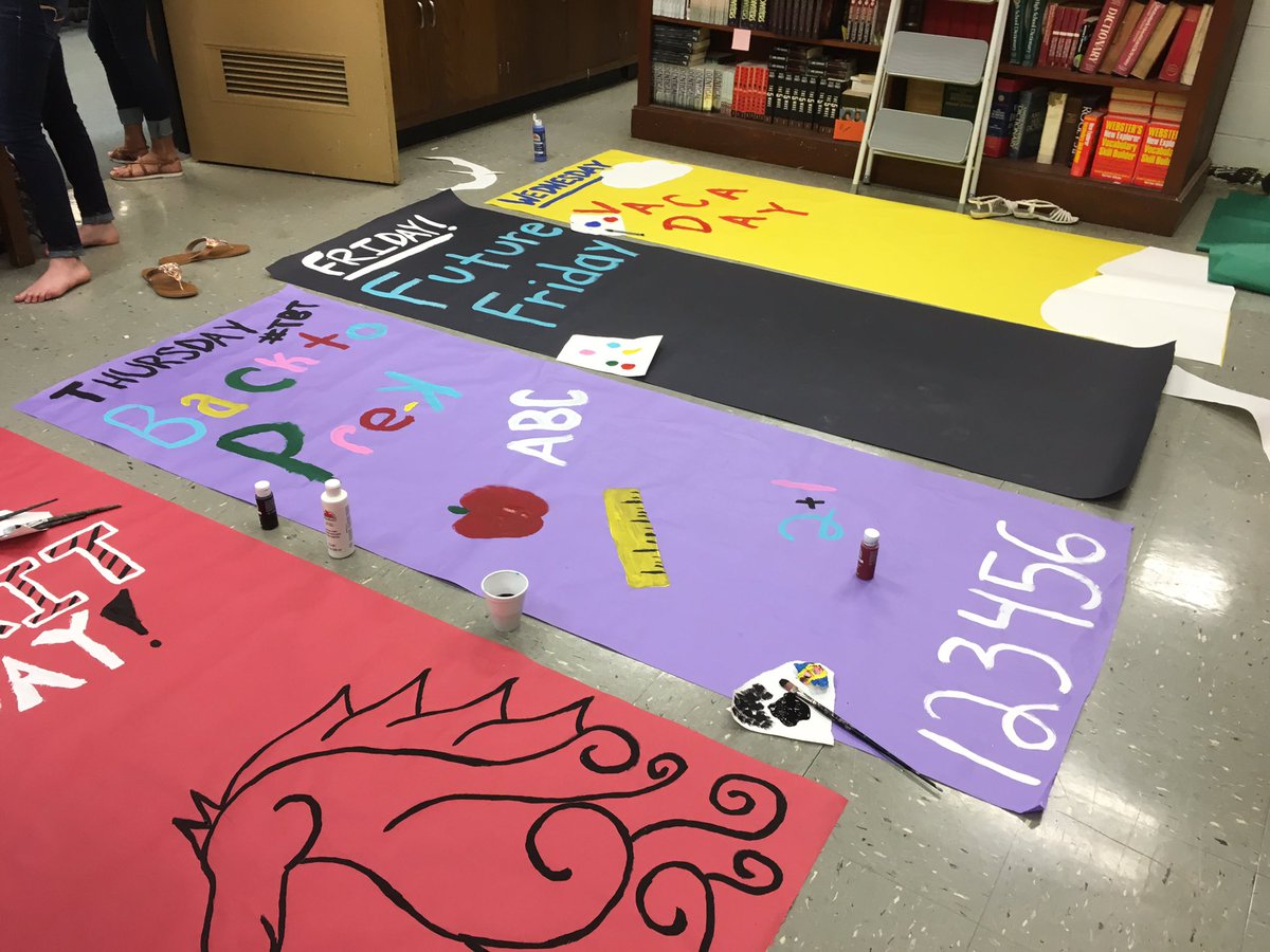HC16_stucouncil's tweet photo. Last spirit week of the year starts tomorrow!! Monday is Harrison County Spirit!🎉🐴 https://t.co/ge7xOGqIge