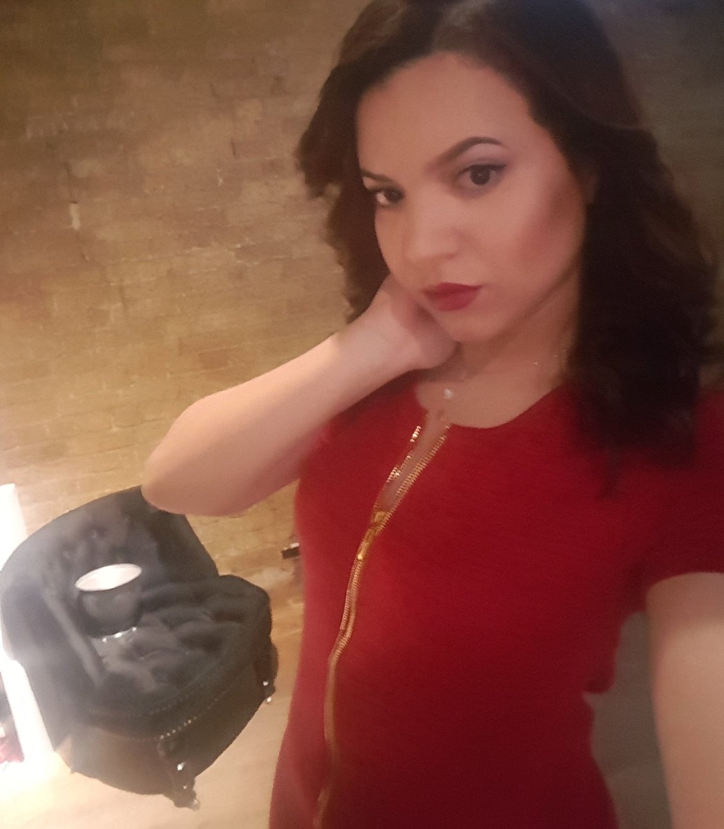 Zinebmodel tweet media