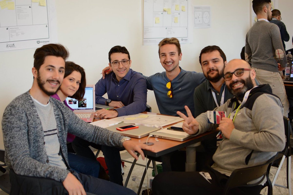 carlobokc's tweet photo. Vinciamo lo #startup #weekend di #Benevento con il progetto #MyKnit.
#SWBenevento https://t.co/fNoiIUVrWf