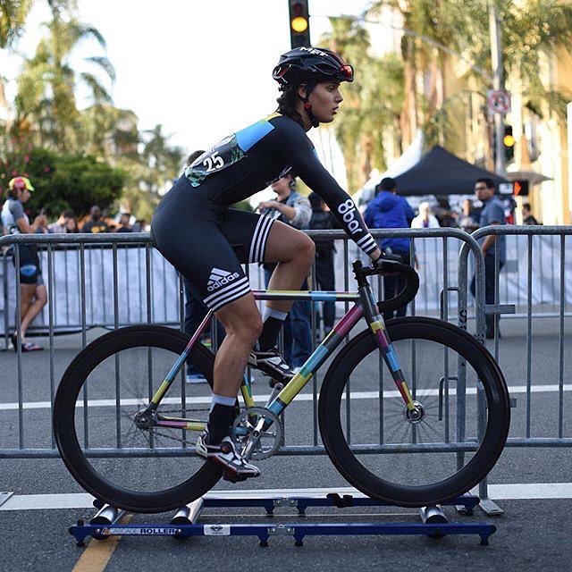 dfitzger's tweet photo. fixiegirls: @carlanafri #shortlinecrit #fixedgear #fixiegirl Repost: 🚲™@keivan.o https://t.co/a5Ry1mnZAx https://t.co/wFHHKMMga5
