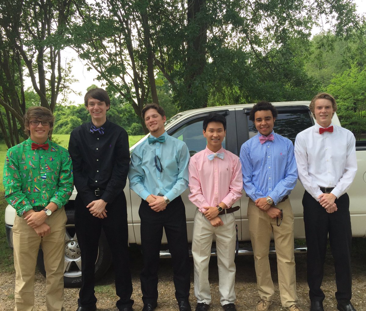 tuck_wiggins's tweet photo. Beginning of senior year to the end. What a journey boys https://t.co/UMKKhCDZBP