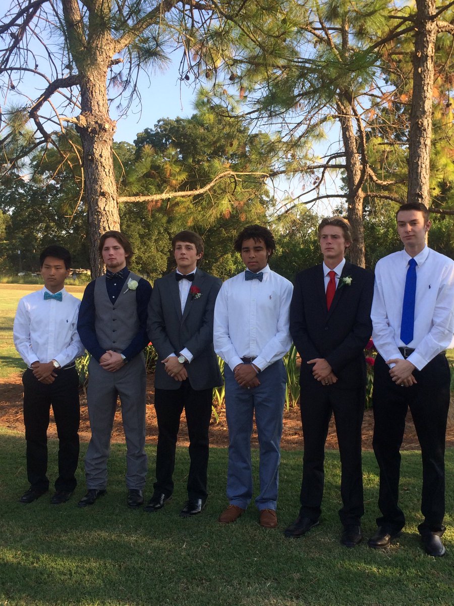 tuck_wiggins's tweet photo. Beginning of senior year to the end. What a journey boys https://t.co/UMKKhCDZBP