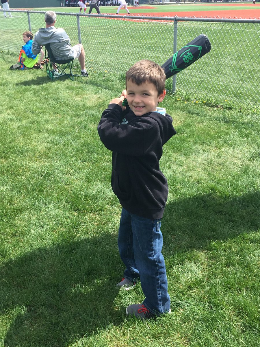 coachdags's tweet photo. Mason and I at @UND_Baseball last game ever at #KraftField #Memories #SadDeal #UNDBaseball https://t.co/ZrjOAmft5n
