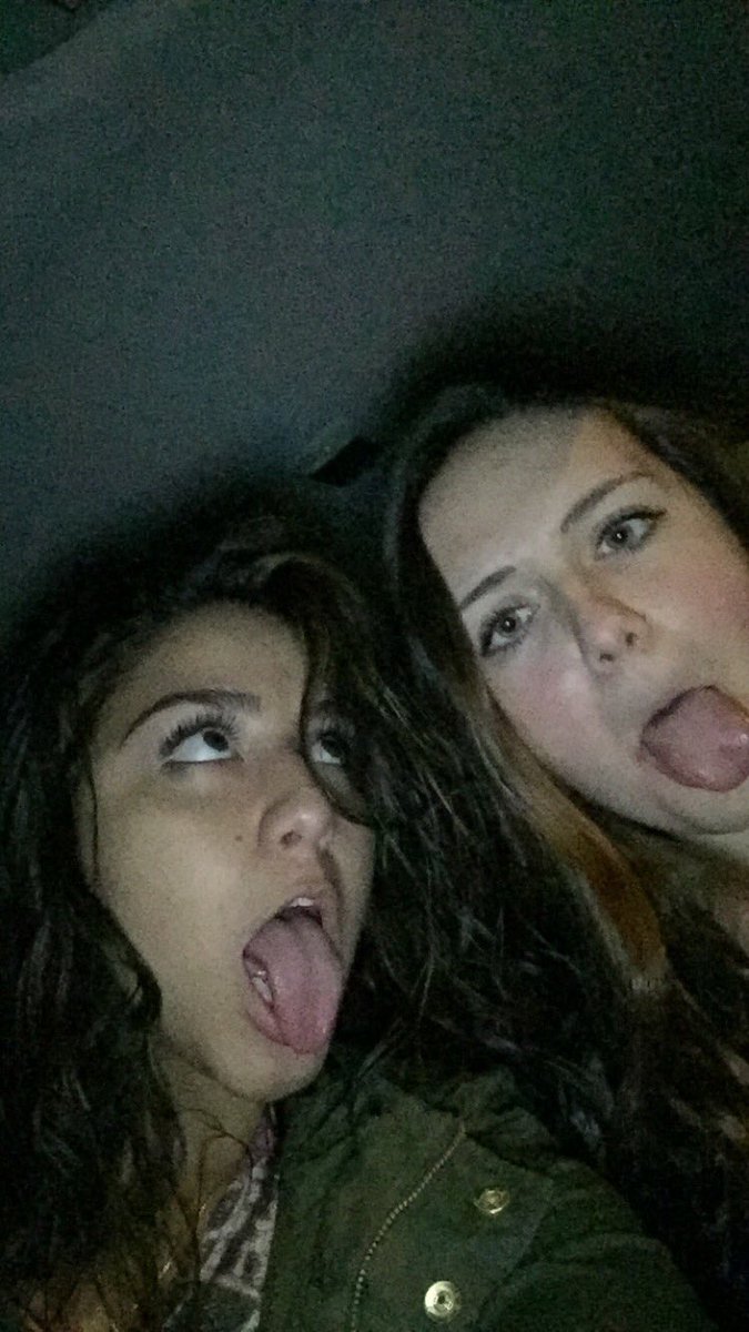 brittany_032's tweet photo. you know your bestfriend is your bestfriend when your both equally as weird 😂😊💓  #shemightkillme https://t.co/6l7FwjDML7