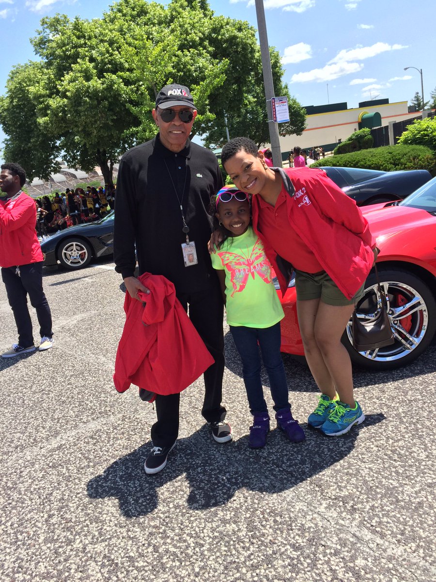 DanielleScruggs's tweet photo. In downtown #stl for the #AnnieMaloneParade @ShawndreaThomas @kimhudsontv @ElliottDavisTV @BradleyRayford @FOX2now https://t.co/tIShSQSaDc