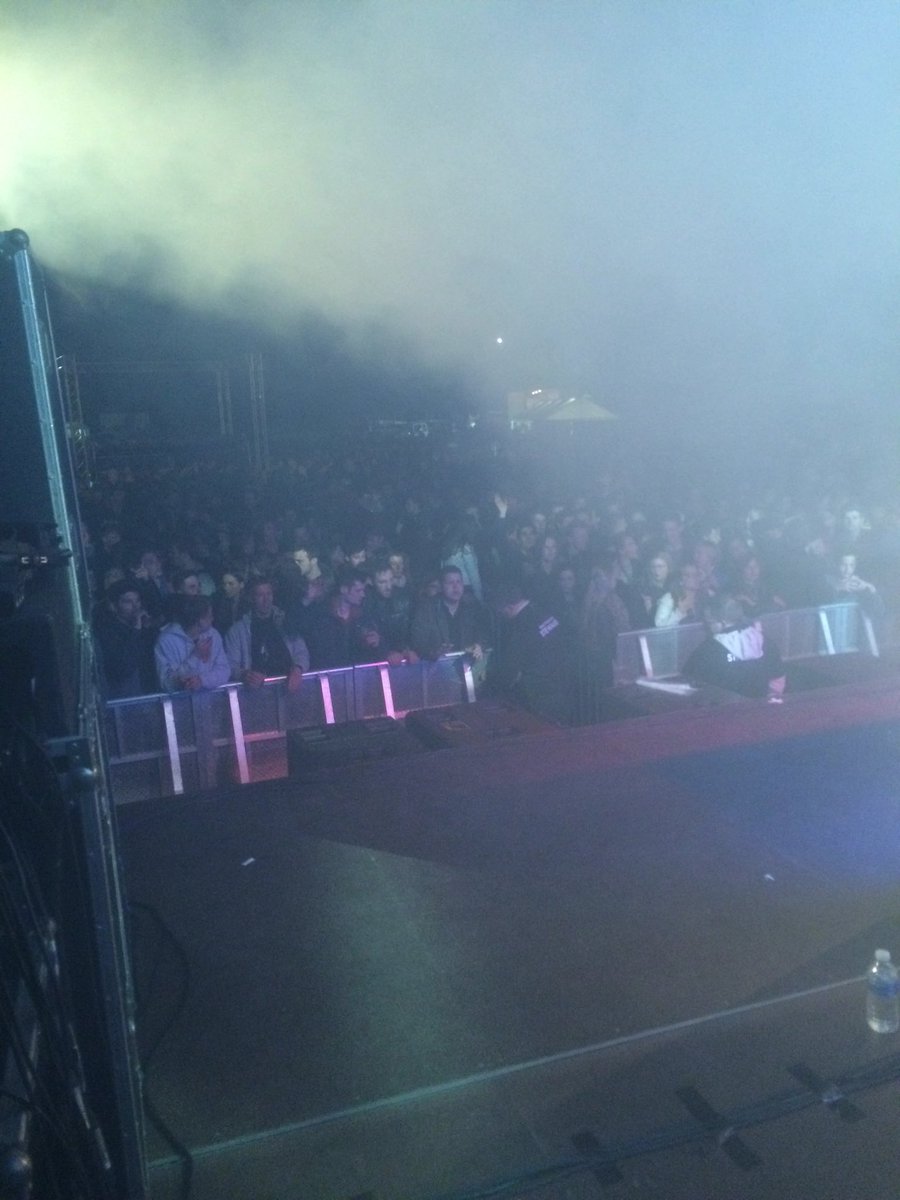 oostfeesten's tweet photo. @2_EMPRESS echt graaf alles geven https://t.co/kjSR9Tk7ny