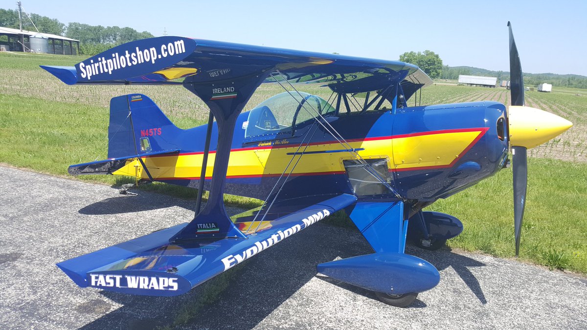 ExtremeFlight45's tweet photo. #spirit16 if youre @SpiritAirshow, be sure to head over to @SpiritPilotShop for merchandise, our longest sponsor https://t.co/ao69badF6u