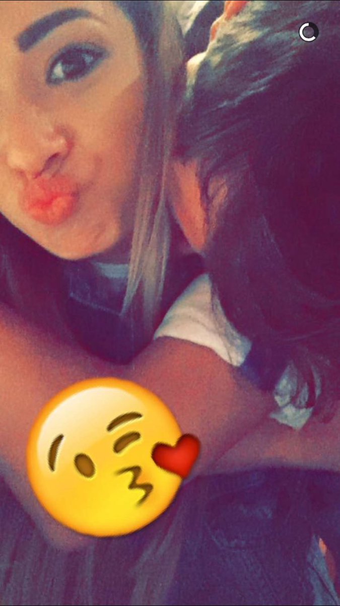 larisa_ib's tweet photo. @SwieSASCHA @PaolaMariaONE ihr seit so süss😍😍😍 https://t.co/fOQFsRmE58