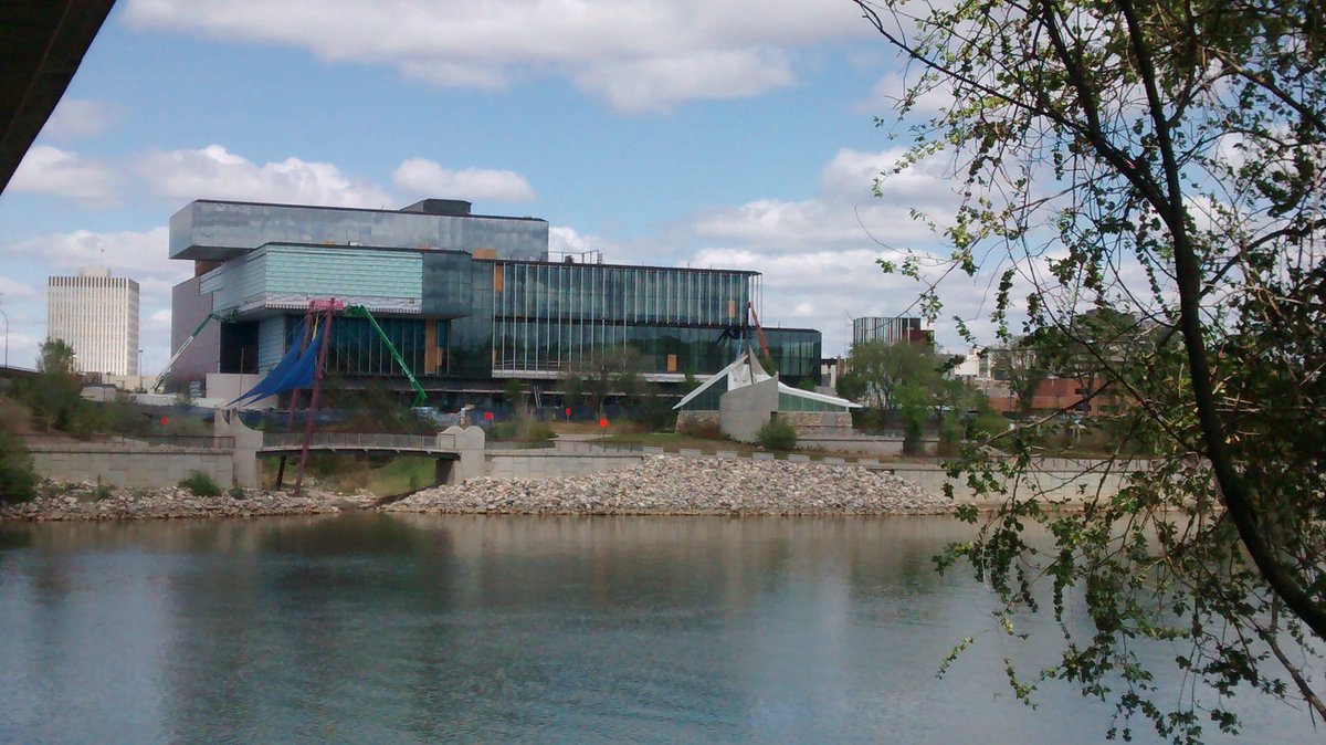 SylviaMBlake's tweet photo. New BIG #Saskatoon art gallery. "Should we put a youth skate park on the top floor" asks a local activist https://t.co/SPZHRAJcfR