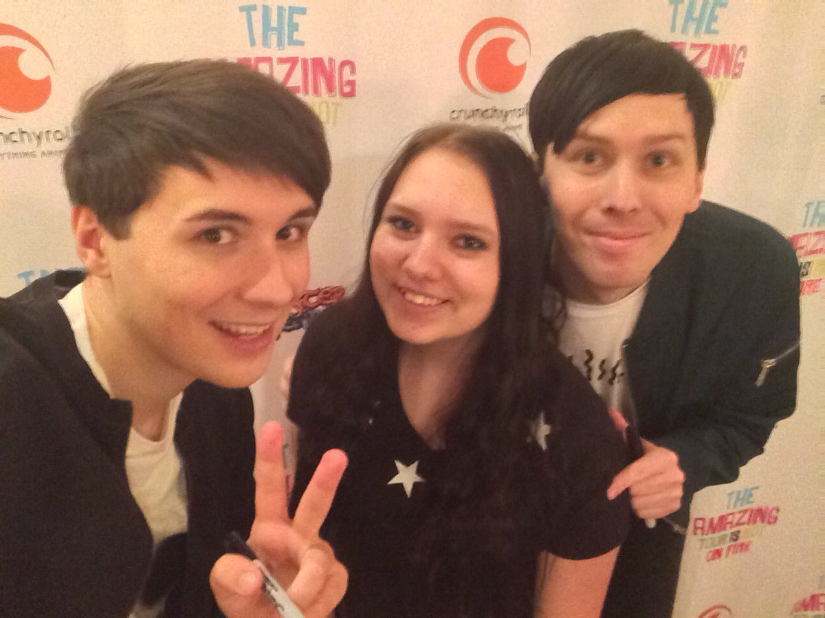 playfullyphan's tweet image. OH MY FUKIGN GOD OHD MY FAVS @AmazingPhil @danisnotonfire @flowersivann