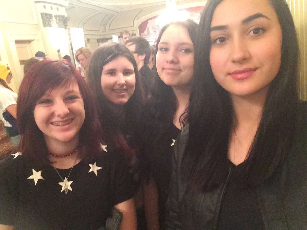 playfullyphan's tweet image. OH MY FUKIGN GOD OHD MY FAVS @AmazingPhil @danisnotonfire @flowersivann