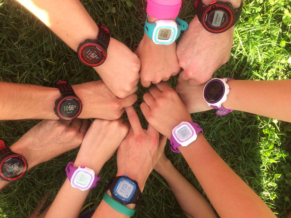 RunWolfClub's tweet photo. Sumando kilómetros junto a @Garmin_Chile, vamos por más siempre! #f220 #f15 #SuperRunnerGarmin #RunWolf #Viña 🕛💚💪 https://t.co/cQ79mClVqP