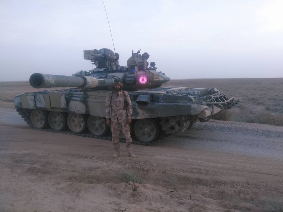 دبابه T-90 الروسيه تظهر لاول مره في سوريا !! - صفحة 2 CihyChfWgAEe19h