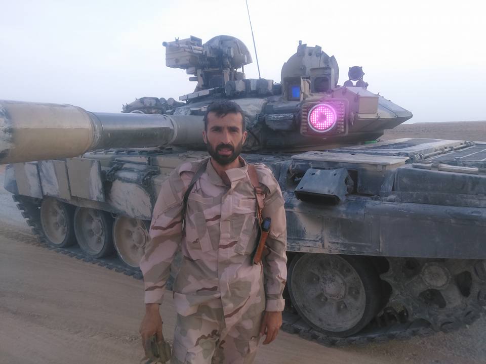دبابه T-90 الروسيه تظهر لاول مره في سوريا !! - صفحة 2 CihyCiUWkAIDgQf