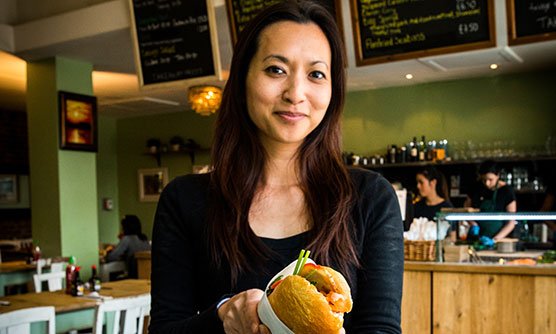 Anh Loan brought the much-loved Vietnamese banh mi to London. This is her story. buff.ly/23TwoCv @banhmibay
