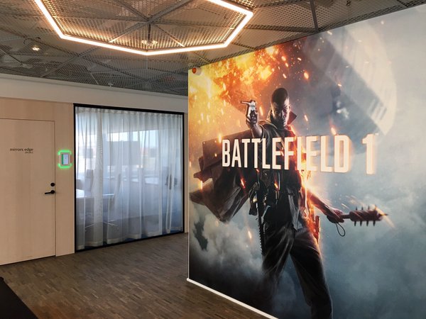 Twitter पर Battlefield Japan Bfシリーズ開発スタジオdiceもオフィスロビーを新壁紙で模様替え 新フォロワーさんも増えたので Bf4時代に日本チームが作成したdice潜入ビデオを改めて T Co Xl5x29op3q Eadice16